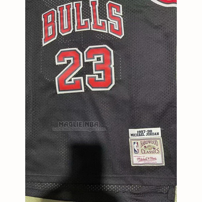 Maglia
 Michael Jordan NO 23 Bambino
 Chicago Bulls Mitchell & Ness 1997-98 Nero
